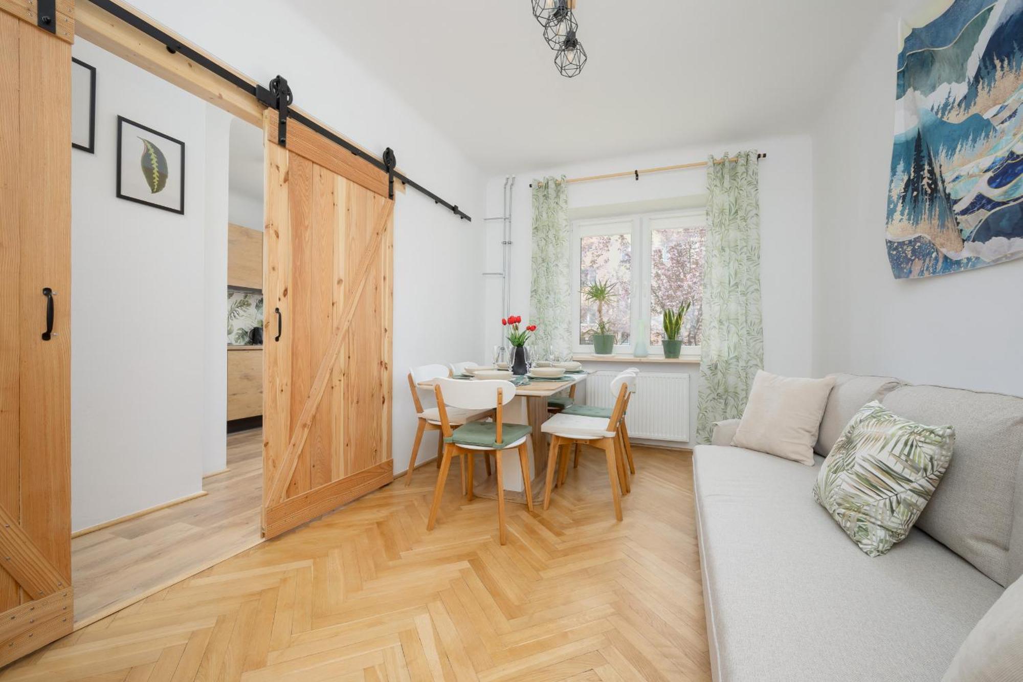Spacious Apartment For 6 People Near The Old Town By Noclegi Renters Warschau Exterior foto