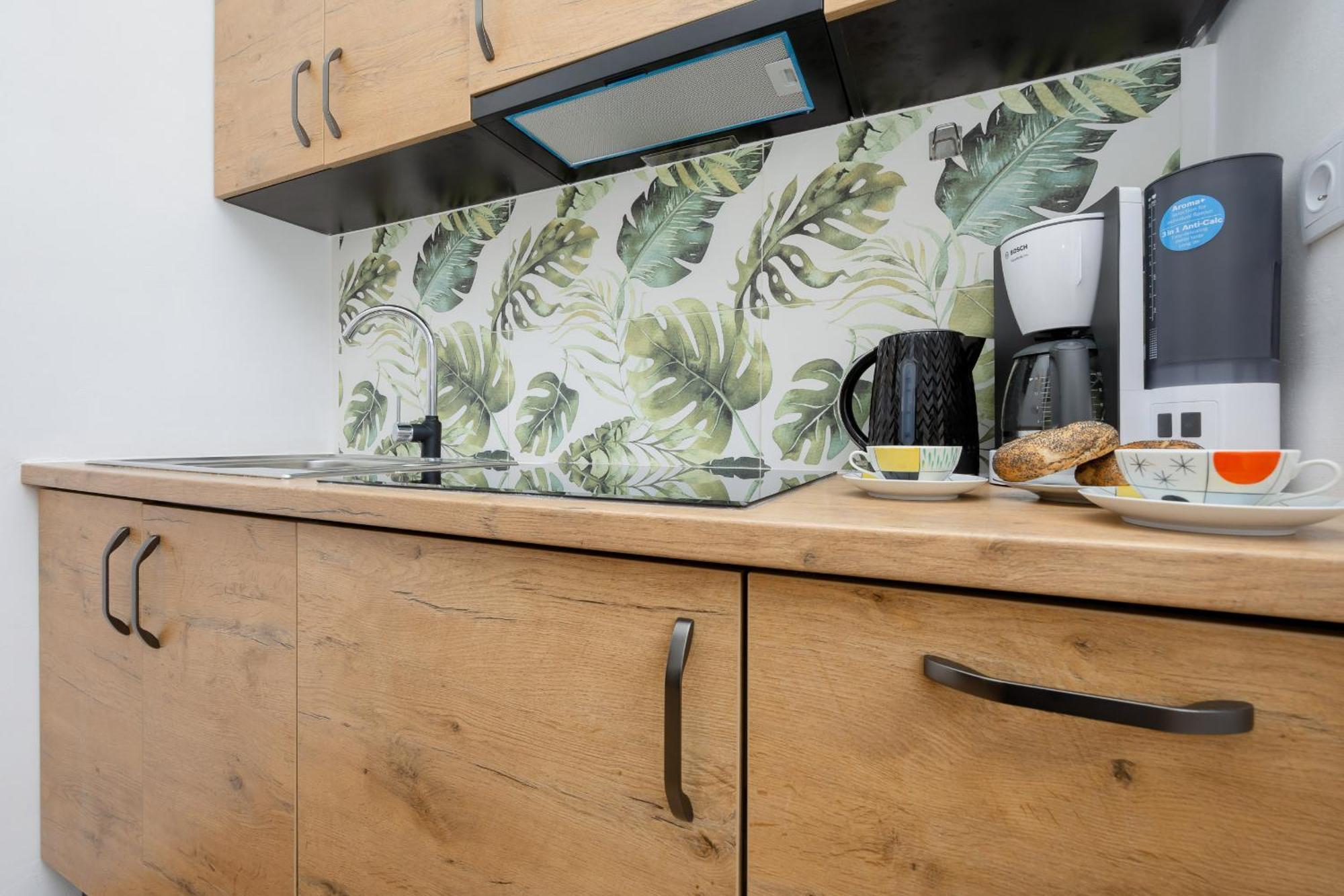 Spacious Apartment For 6 People Near The Old Town By Noclegi Renters Warschau Exterior foto